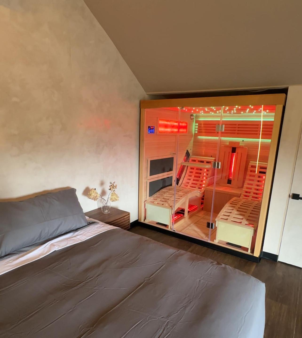 Emrose Luxury Cabins Brandon Room photo